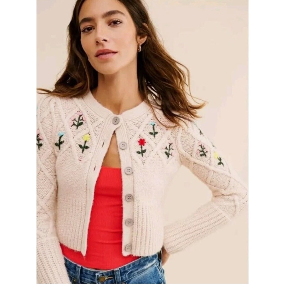 Urban Outfitters Tulip Cardigan Womens Medium Cream Embroidered Cable Knit